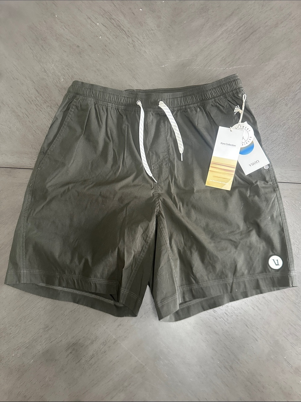 Vuori Kore Everyday Short Lined 7.5” Dark Oregano